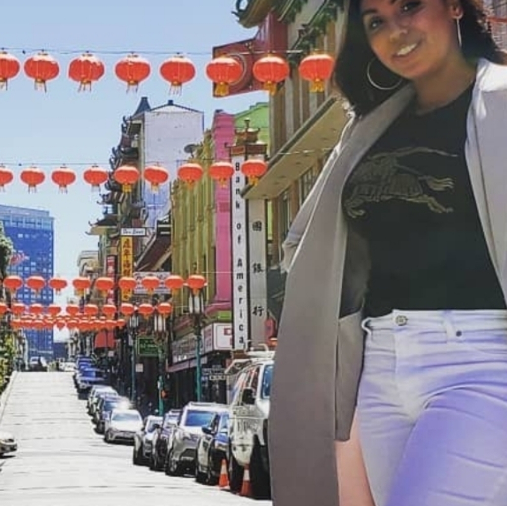 Black burberry gold logo short sleeve t! Sz S - Picture 5 of 5